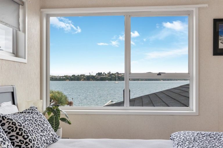 Photo of property in 6 Musick Point Road, Bucklands Beach, Auckland, 2012