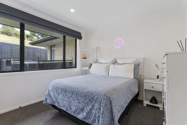 Photo of property in 17 Wautaiti Drive, Riverhead, 0820