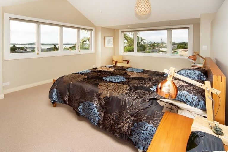 Photo of property in 145 Queen Street, Northcote Point, Auckland, 0627