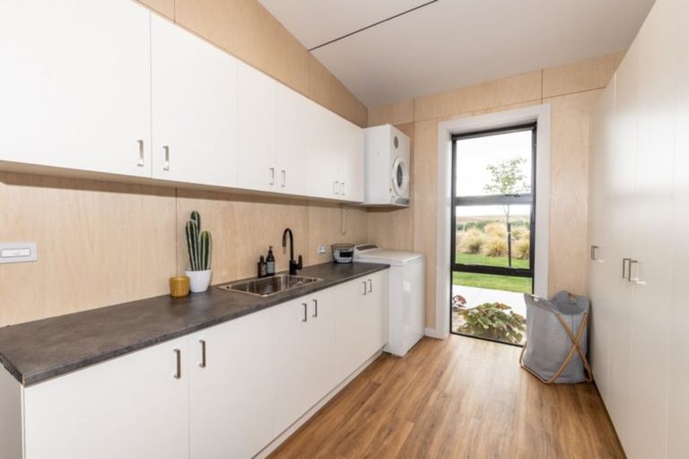 Photo of property in 213 Golden Road, Springvale, Alexandra, 9393