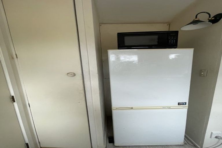 Photo of property in 24 Beacon Hill Road, Strathmore Park, Wellington, 6022