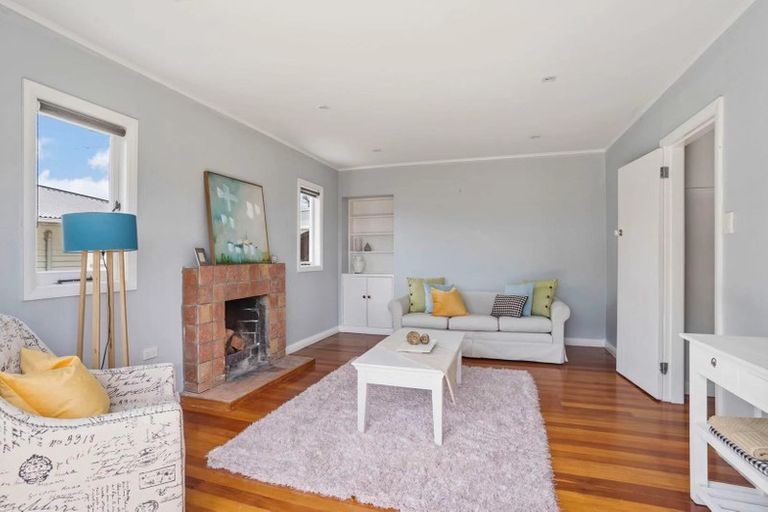 Photo of property in 1/40 Carlisle Road, Browns Bay, Auckland, 0630