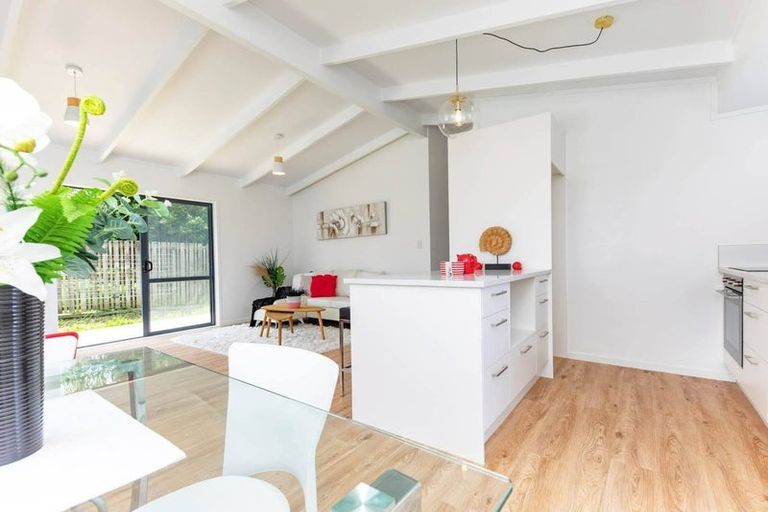 Photo of property in 30a Leo Street, Glen Eden, Auckland, 0602