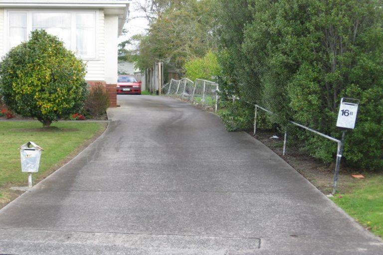 Photo of property in 1/16 Vodanovich Road, Te Atatu South, Auckland, 0610