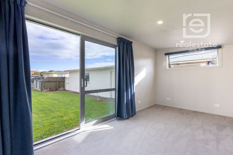 Photo of property in 11 Aberdeen Avenue, Takaro, Palmerston North, 4412