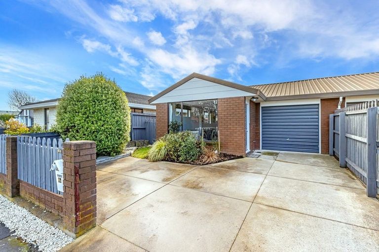 Photo of property in 6b Rolfe Place, Bishopdale, Christchurch, 8053