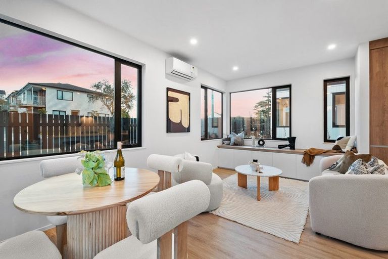 Photo of property in 1a Maxwelton Drive, Mairangi Bay, Auckland, 0630