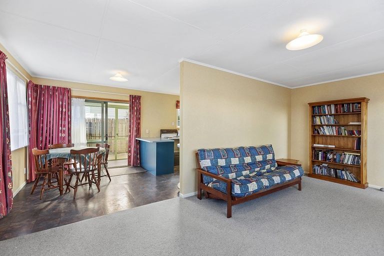 Photo of property in 74 Arahura Crescent, Waitangirua, Porirua, 5024