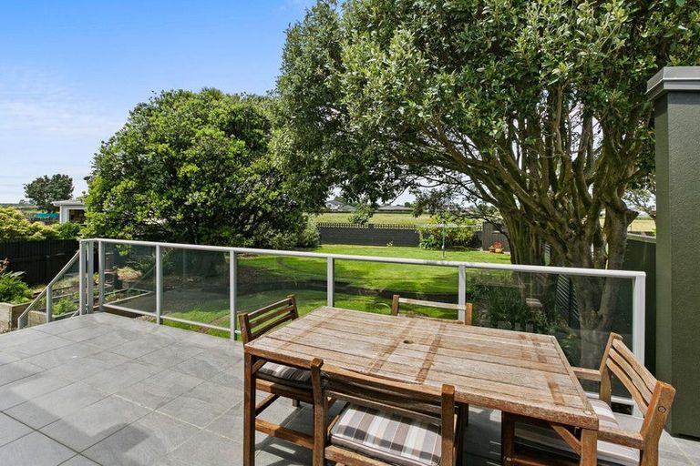 Photo of property in 15 Tiromoana Crescent, Bell Block, New Plymouth, 4312