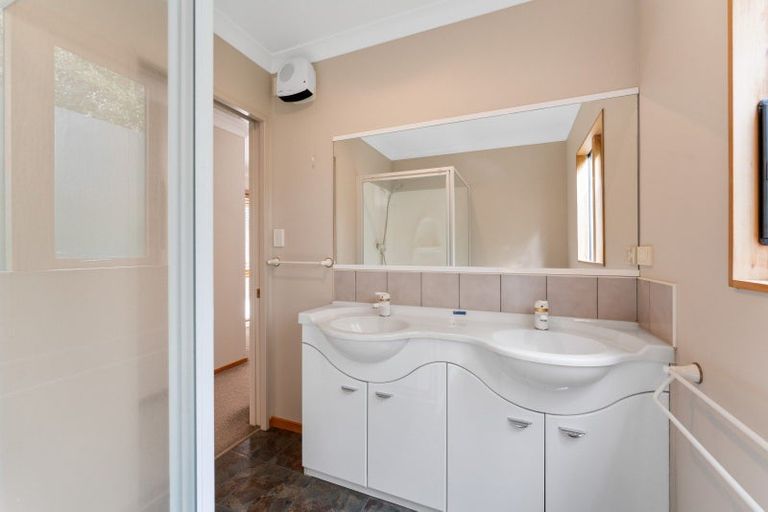 Photo of property in 47 Whakamoenga Point, Acacia Bay, Taupo, 3385