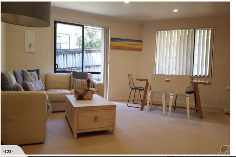 Photo of property in 26 William Gamble Drive, Greenhithe, Auckland, 0632