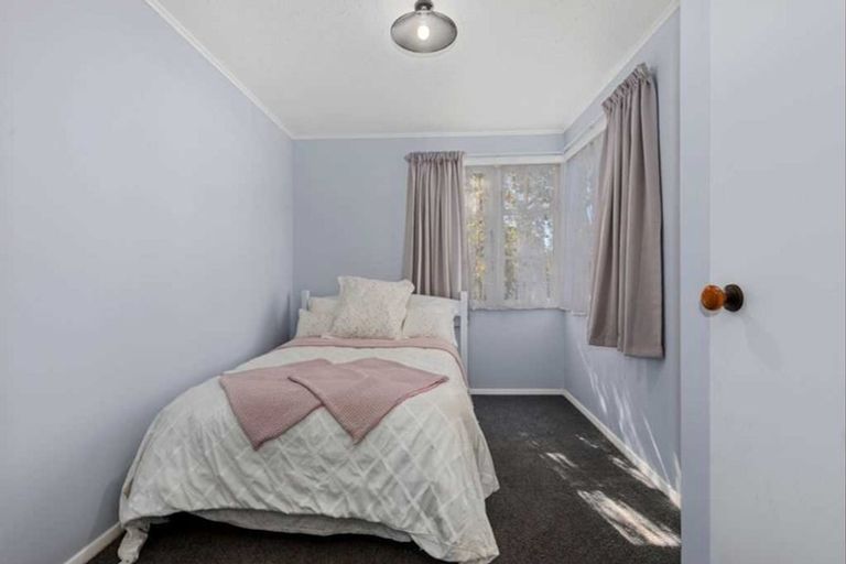 Photo of property in 1289 High Street, Taita, Lower Hutt, 5011