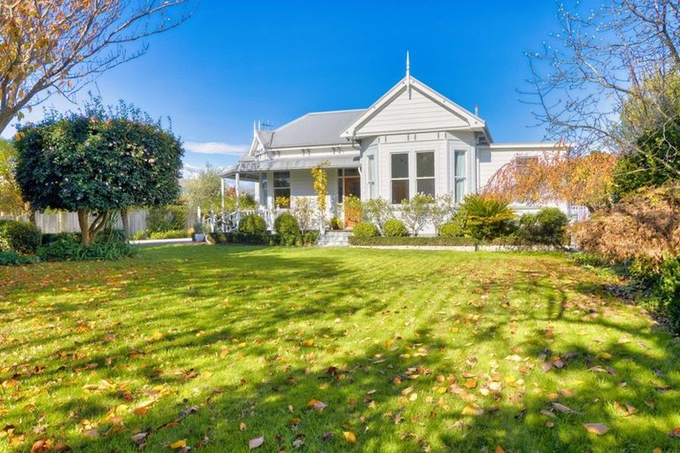 Photo of property in 49 Te Aute Road, Havelock North, 4130