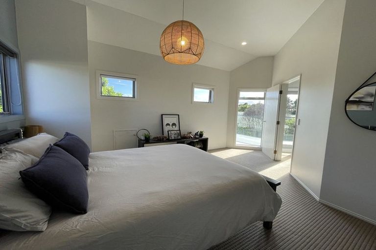 Photo of property in 15 Russell Drive, Oakura, 4314