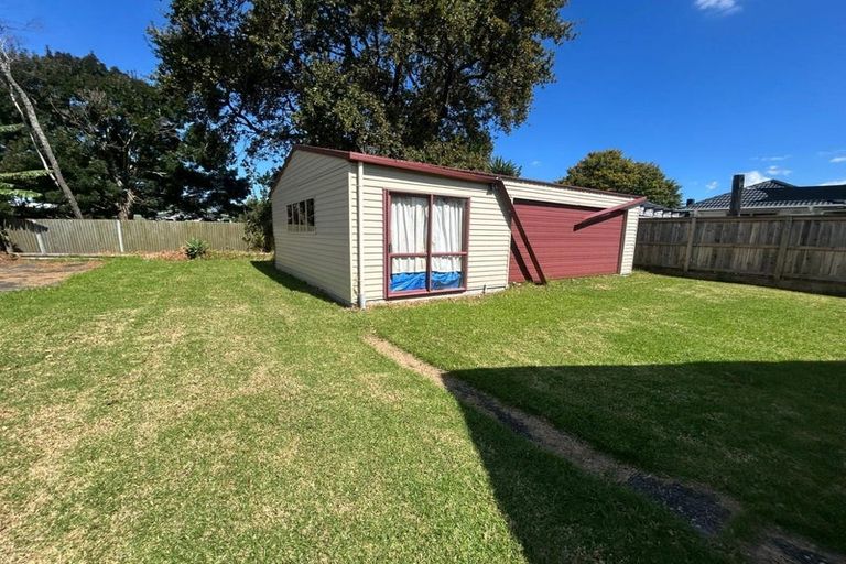 Photo of property in 4 Hereford Street, Te Atatu Peninsula, Auckland, 0610
