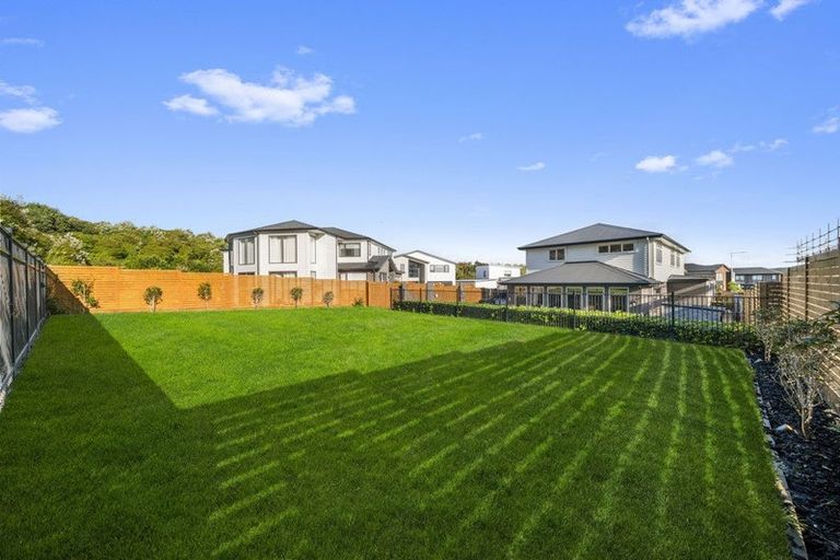 Photo of property in 39 Headsail Drive, Long Bay, Auckland, 0630