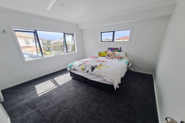 Photo of property in 8d Charlenne Close, Ranui, Auckland, 0612