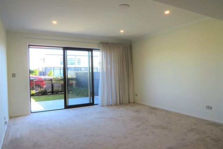 Photo of property in 465 Hobsonville Road, Hobsonville, Auckland, 0616