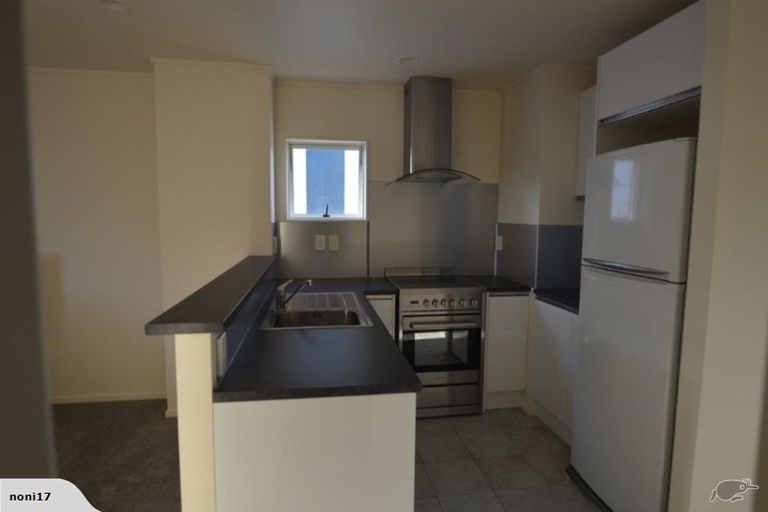 Photo of property in 4b/20 Ian Marwick Place, Birkenhead, Auckland, 0626