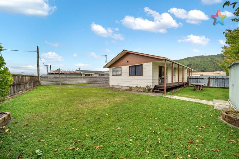 Photo of property in 316b Wellington Road, Wainuiomata, Lower Hutt, 5014