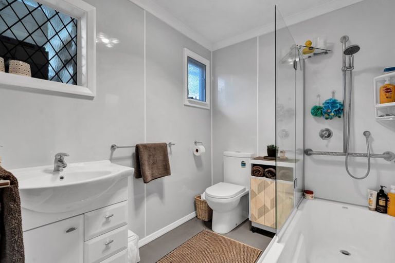 Photo of property in 3 Dorset Avenue, Westown, New Plymouth, 4310