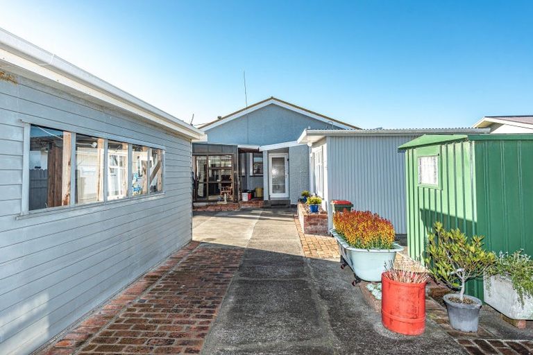 Photo of property in 1 Gunn Street, Gonville, Whanganui, 4501