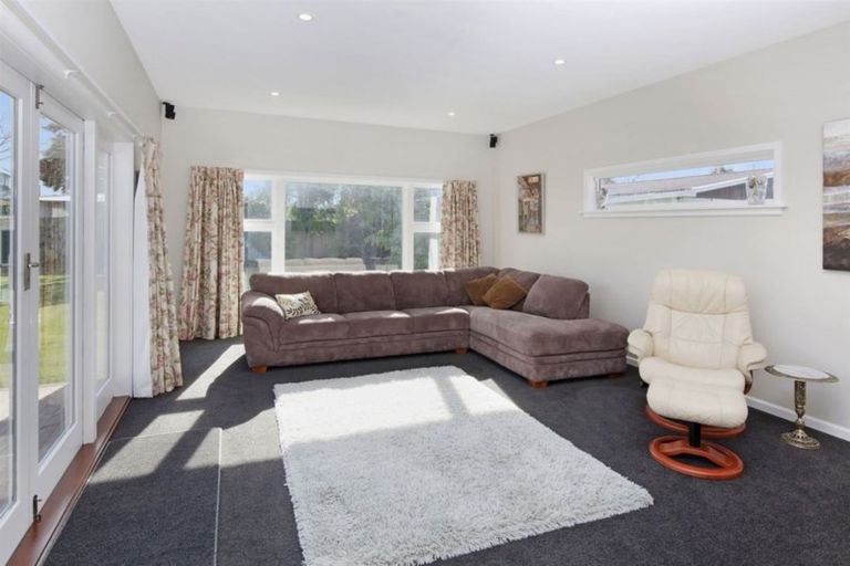 Photo of property in 73 Paparoa Street, Papanui, Christchurch, 8053