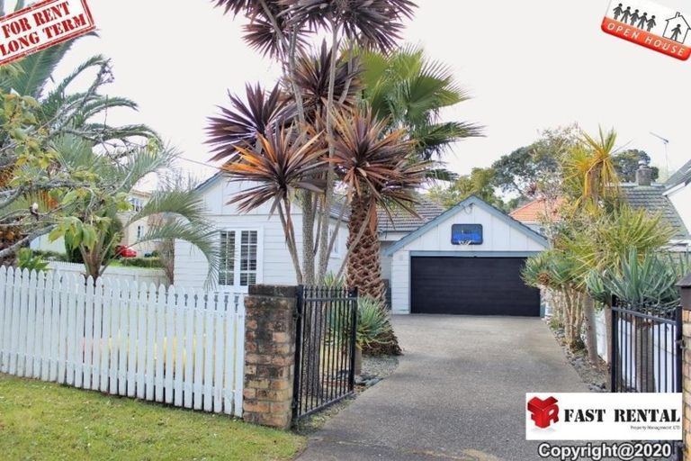 Photo of property in 36 Belle Vue Avenue, Northcote Point, Auckland, 0627