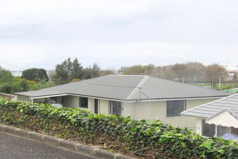 Photo of property in 14 Pine Avenue, Otumoetai, Tauranga, 3110