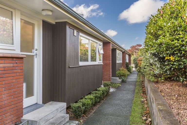 Photo of property in 3/11a Aratonga Avenue, Greenlane, Auckland, 1051