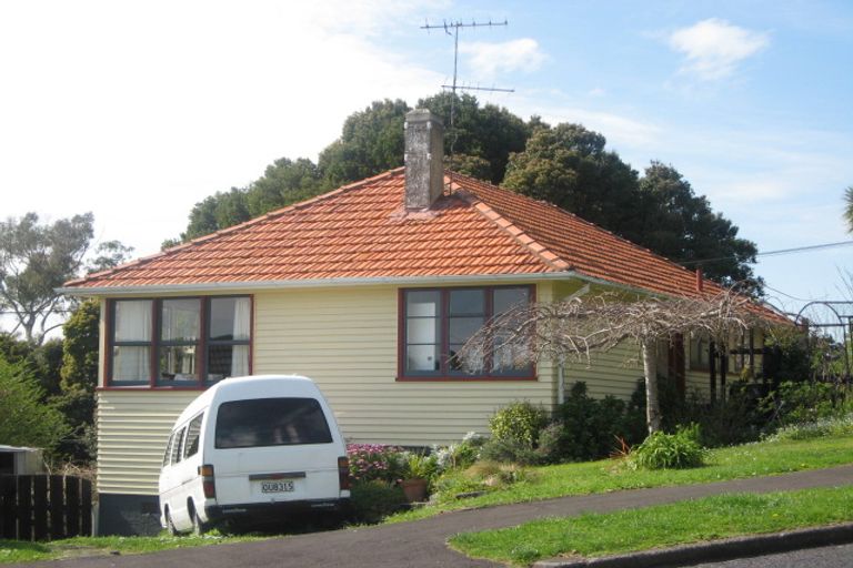 Photo of property in 87 Glenpark Avenue, Frankleigh Park, New Plymouth, 4310