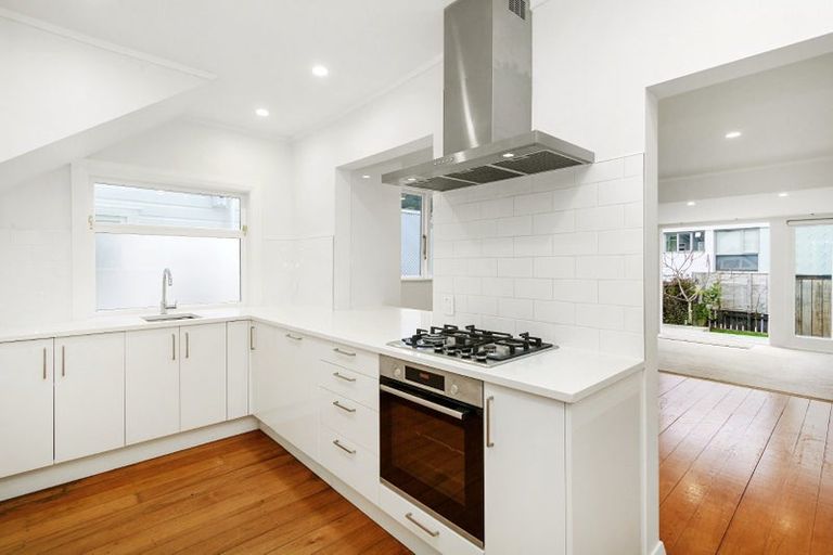 Photo of property in 67 Brougham Street, Mount Victoria, Wellington, 6011