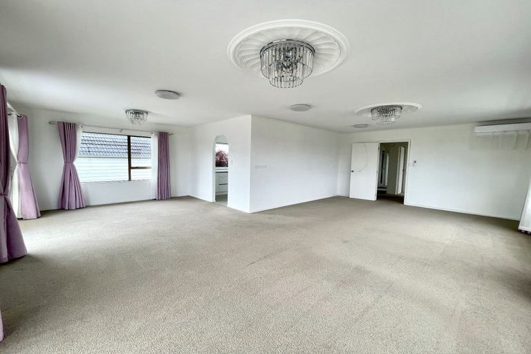 Photo of property in 26 Devon Road, Bucklands Beach, Auckland, 2012