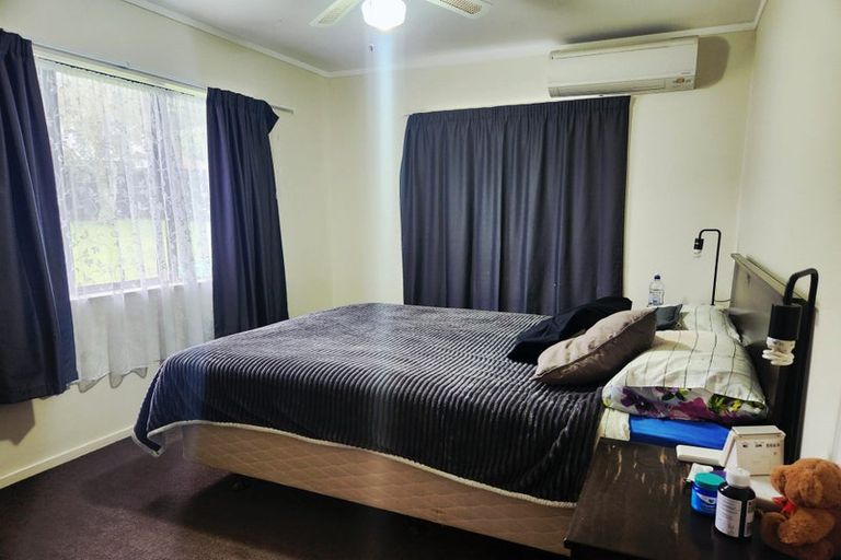 Photo of property in 72 West Harbour Drive, West Harbour, Auckland, 0618