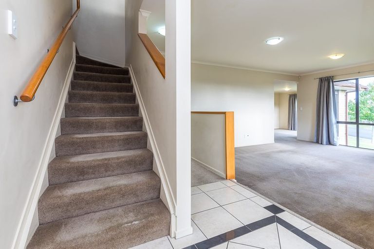 Photo of property in 2 Seamount Drive, Red Beach, 0932