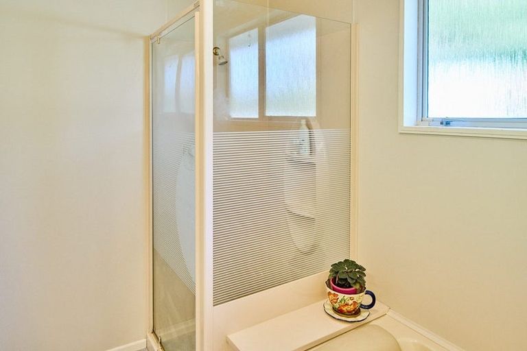 Photo of property in 54 Gloaming Hill, Titahi Bay, Porirua, 5022