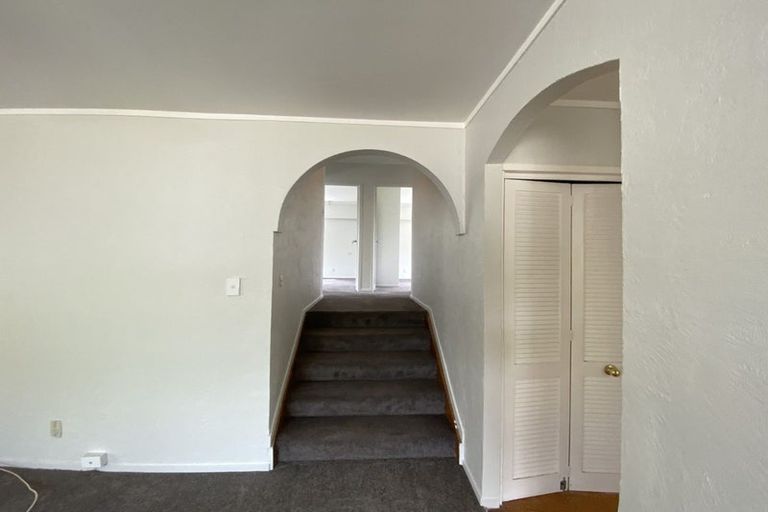 Photo of property in 24 Mirrabooka Avenue, Botany Downs, Auckland, 2010