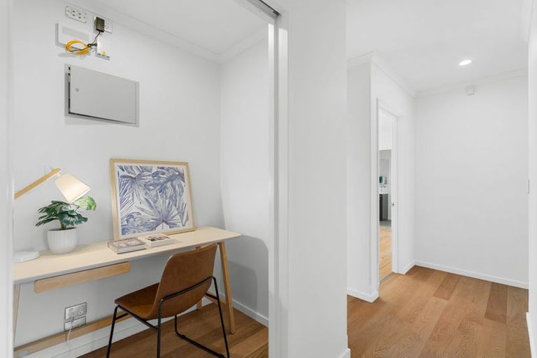 Photo of property in 21 Westpark Drive, Burnside, Christchurch, 8053