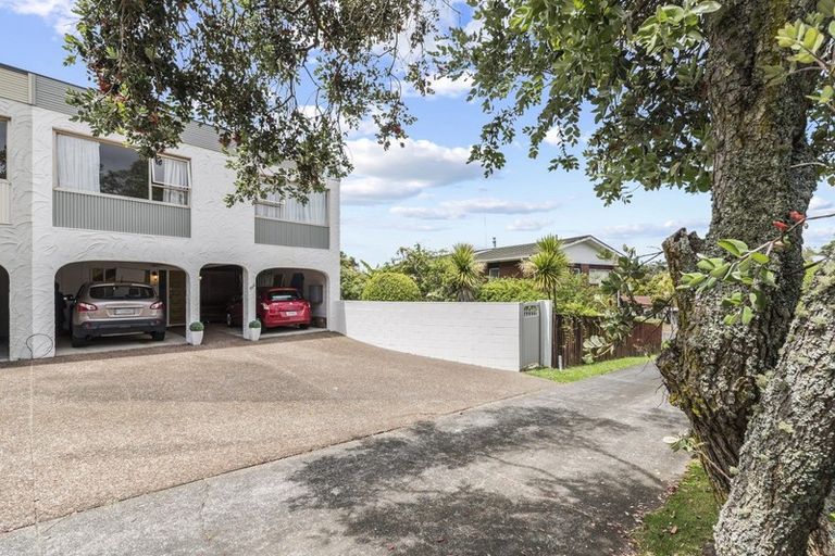 Photo of property in 2/59 Maxwelton Drive, Mairangi Bay, Auckland, 0630