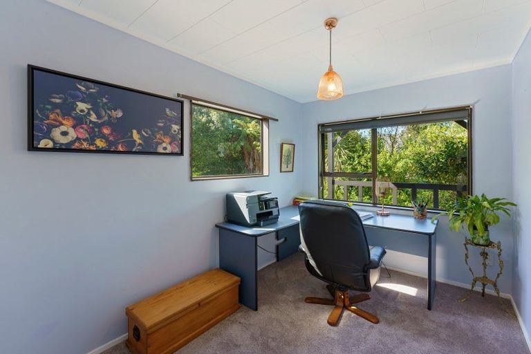 Photo of property in 203 Te Moana Road, Waikanae, 5036
