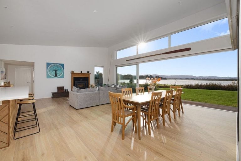 Photo of property in 37 Pahoia Beach Road, Whakamarama, Tauranga, 3172