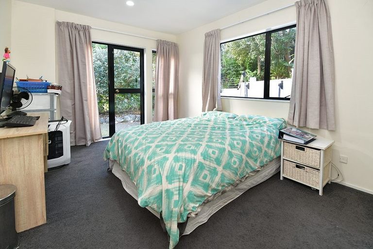 Photo of property in 68a Vipond Road, Stanmore Bay, Whangaparaoa, 0932