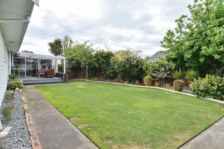 Photo of property in 3 Cowper Place, Avondale, Christchurch, 8061