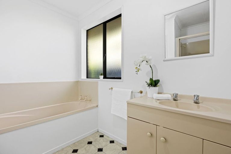 Photo of property in 12 Rustic Lane, Spreydon, Christchurch, 8024