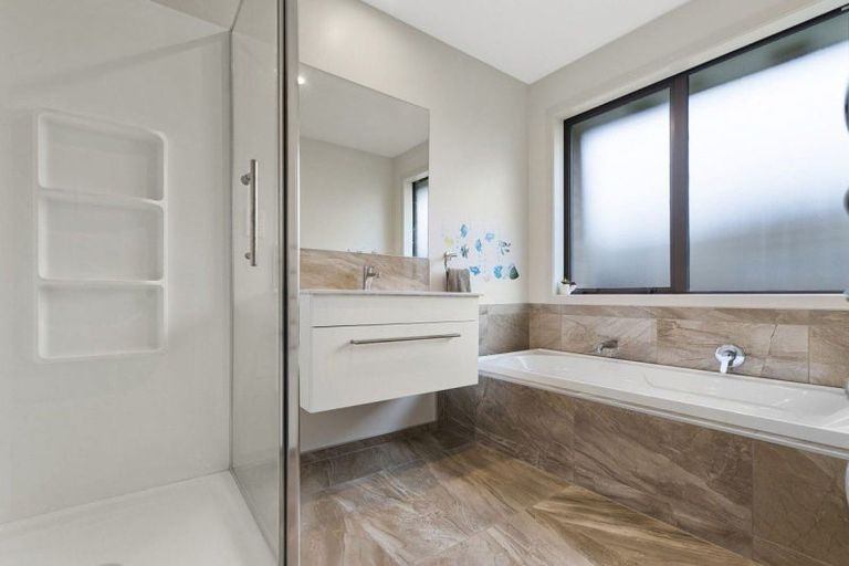 Photo of property in 38 Huka Heights Drive, Rangatira Park, Taupo, 3330