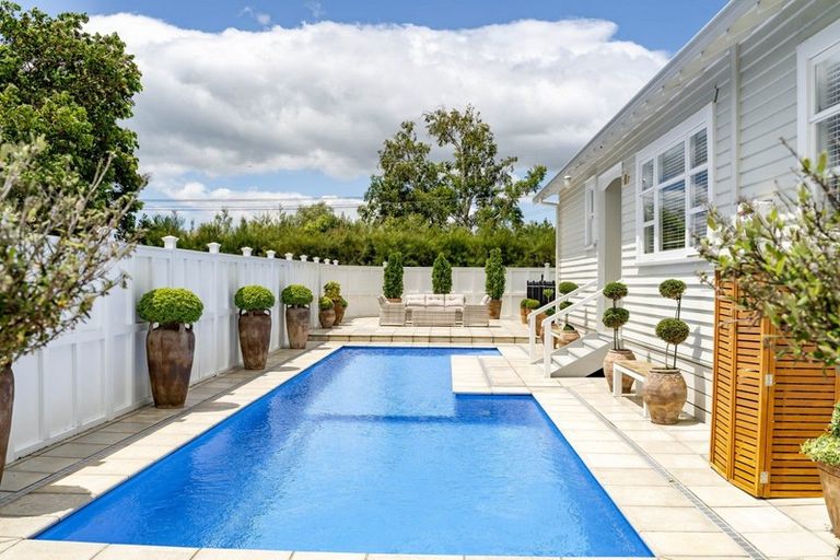 Photo of property in 14 Cotter Street, Greytown, 5712