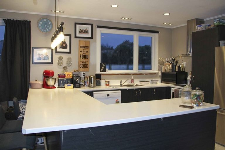 Photo of property in 14 Ferry Road, Tuatapere, 9620