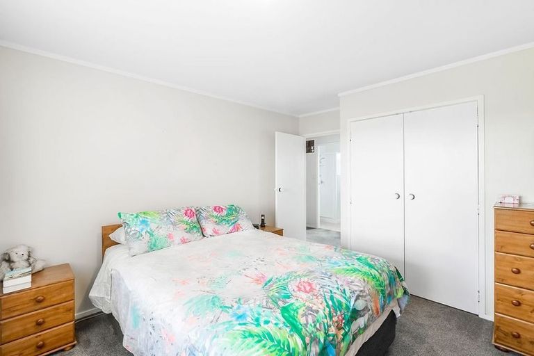 Photo of property in 3/38 Kirrie Avenue, Te Atatu South, Auckland, 0610