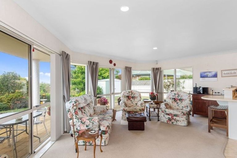 Photo of property in 25 Plateau Heights, Mount Maunganui, 3116
