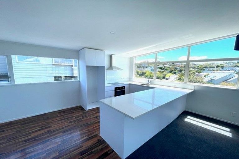 Photo of property in 61 Parr Terrace, Castor Bay, Auckland, 0620